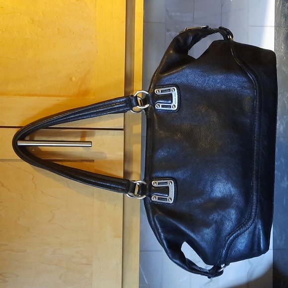 Beautiful Michael Kors Bag - Picture 2 of 8